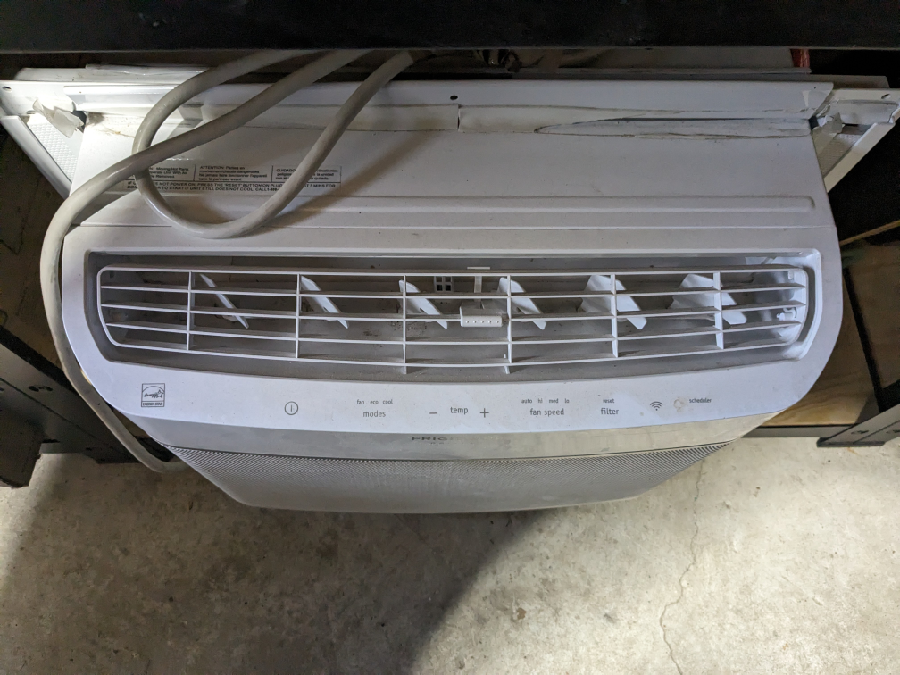 Frigidaire Window Unit - photo 2