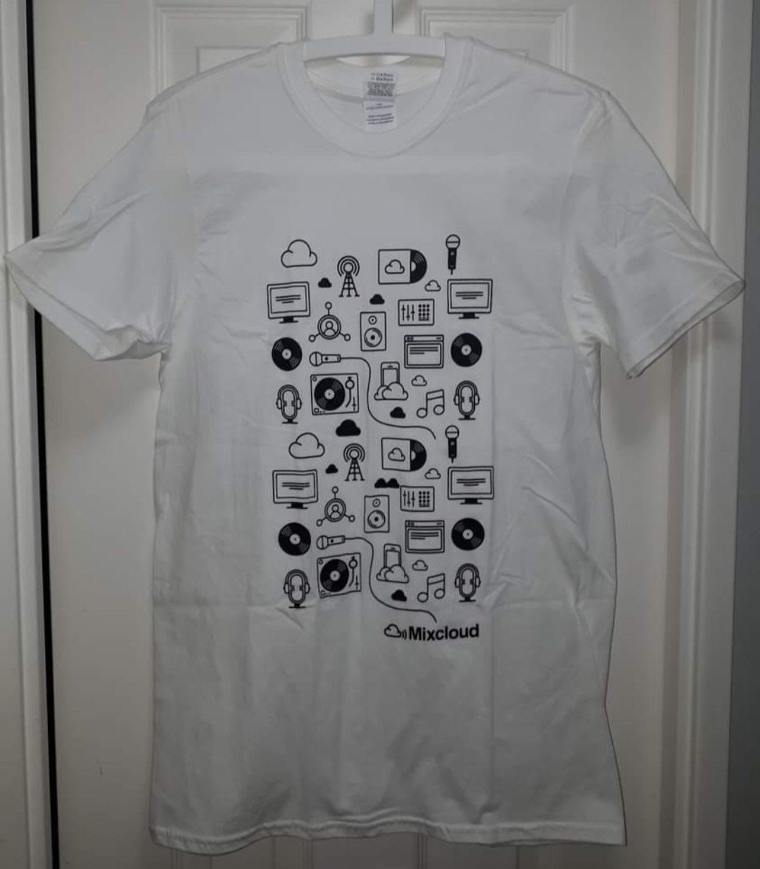 Mixcloud" T-Shirt with Music & Audio Themed Graphics. #M Unisex image indicator(2)