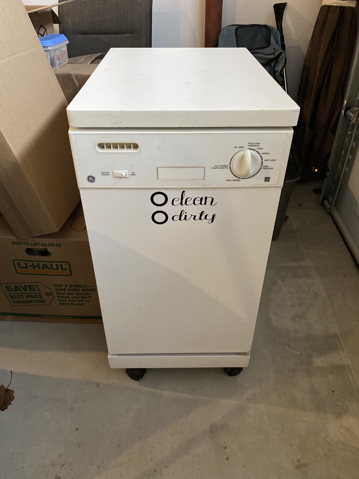 Apartment size dishwasher