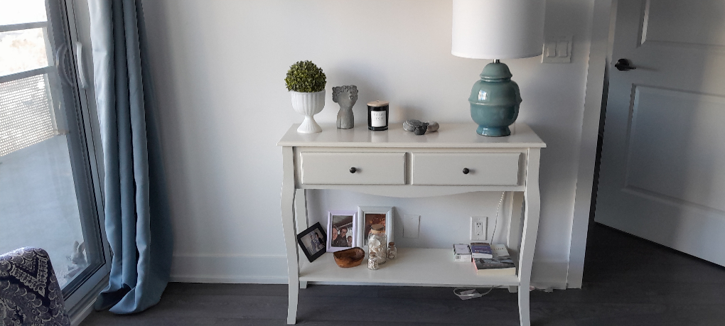 Cream Console