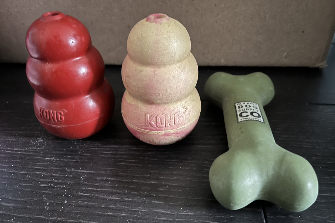 Kong Dog Toys bundle image indicator(2)