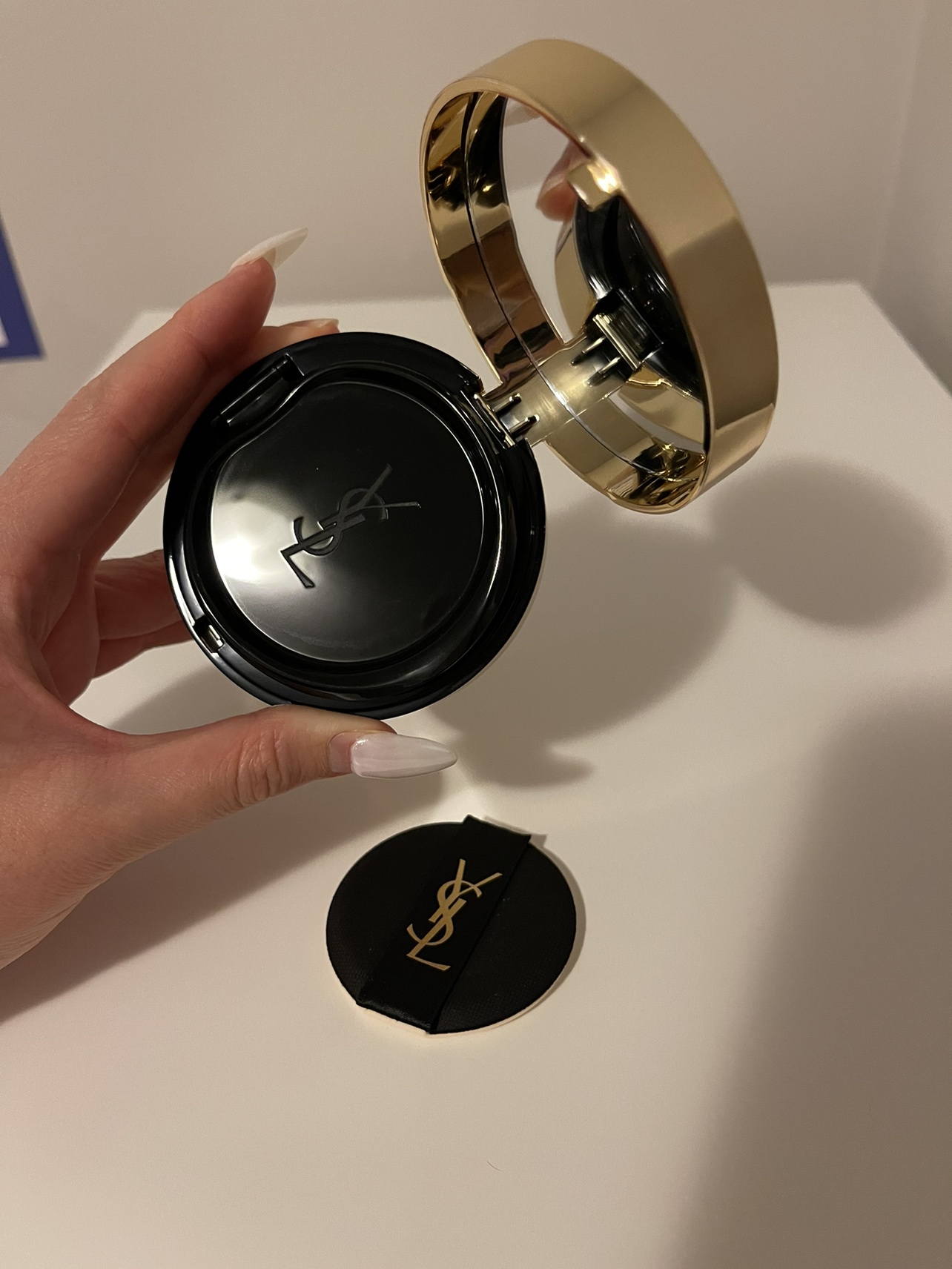 Yves Saint Laurent Luminous Matte Cushion Foundation - photo 4