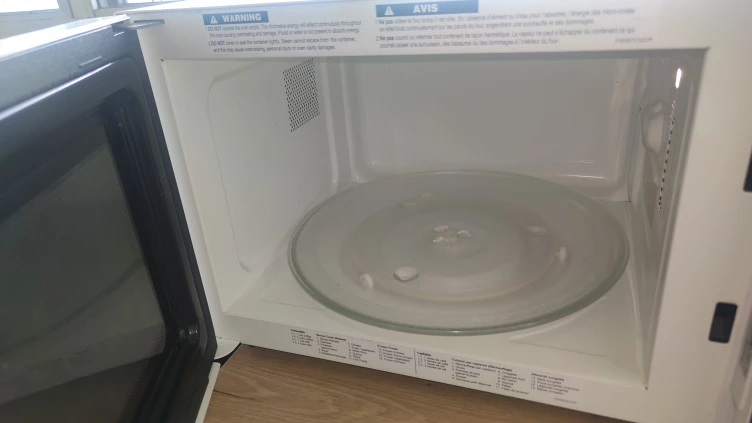 Microwave - photo 2