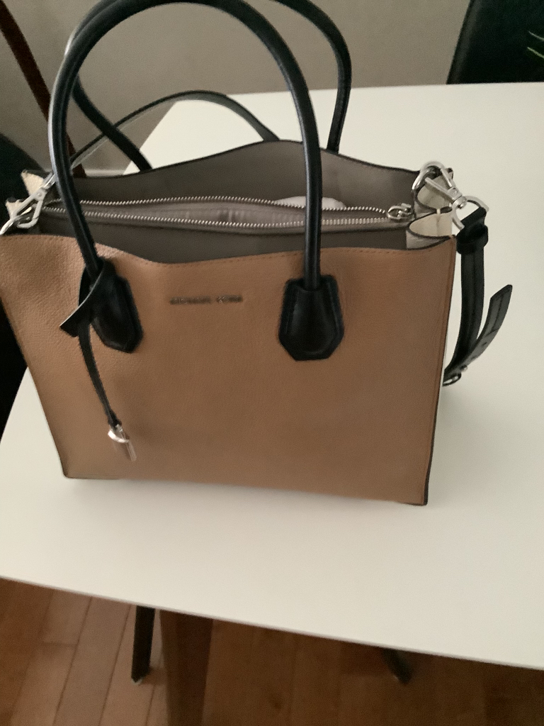 Authentic Michael Kors Bag - photo 4