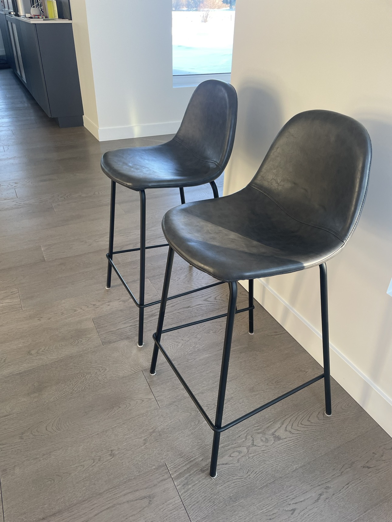 Milan Dark Grey Leather Counter Stools 🥕