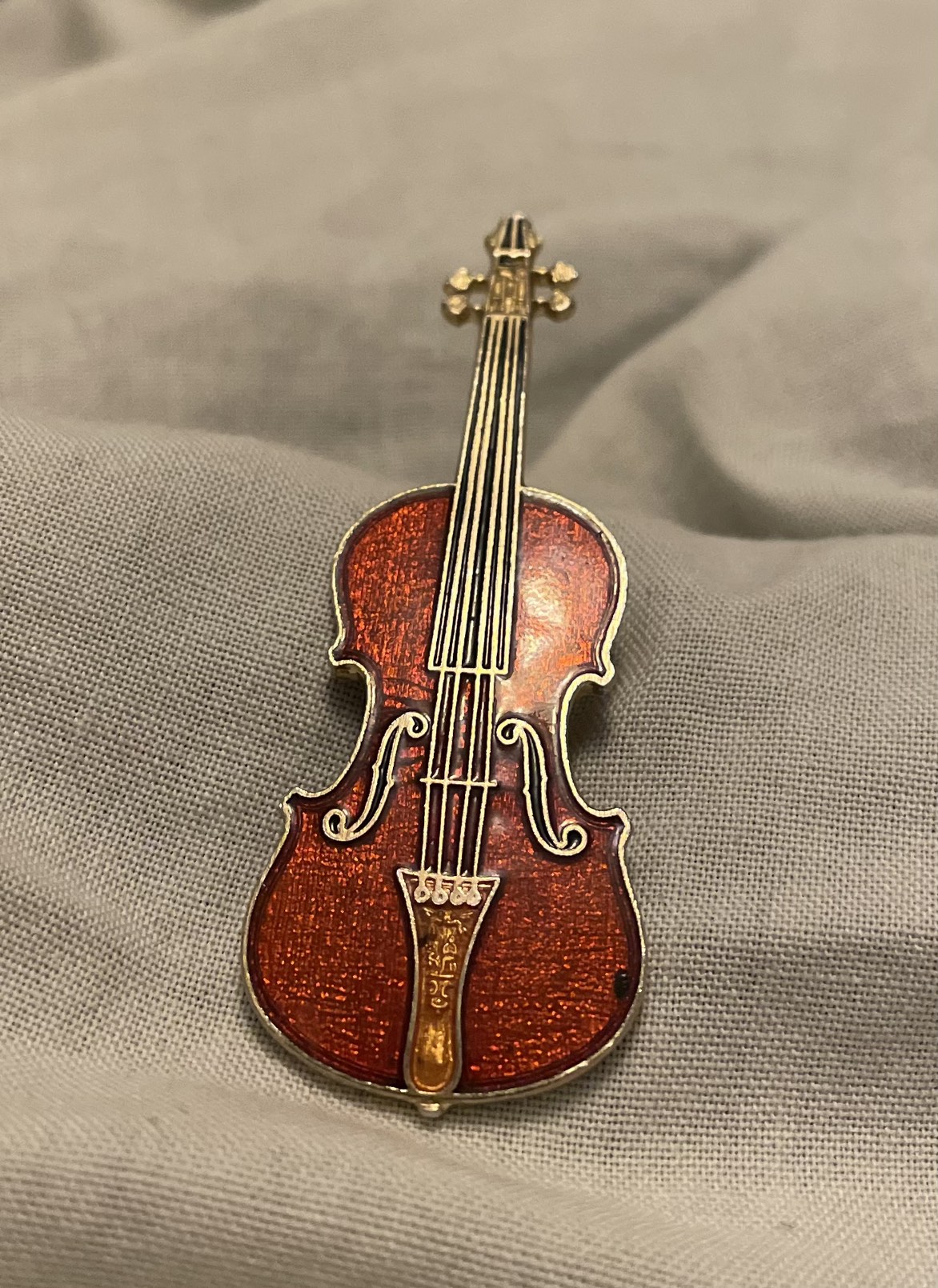 Vintage Violin Enamel Pin - photo 2