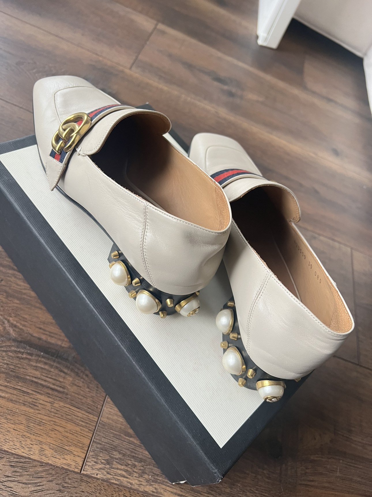 gucci shoes size 39
