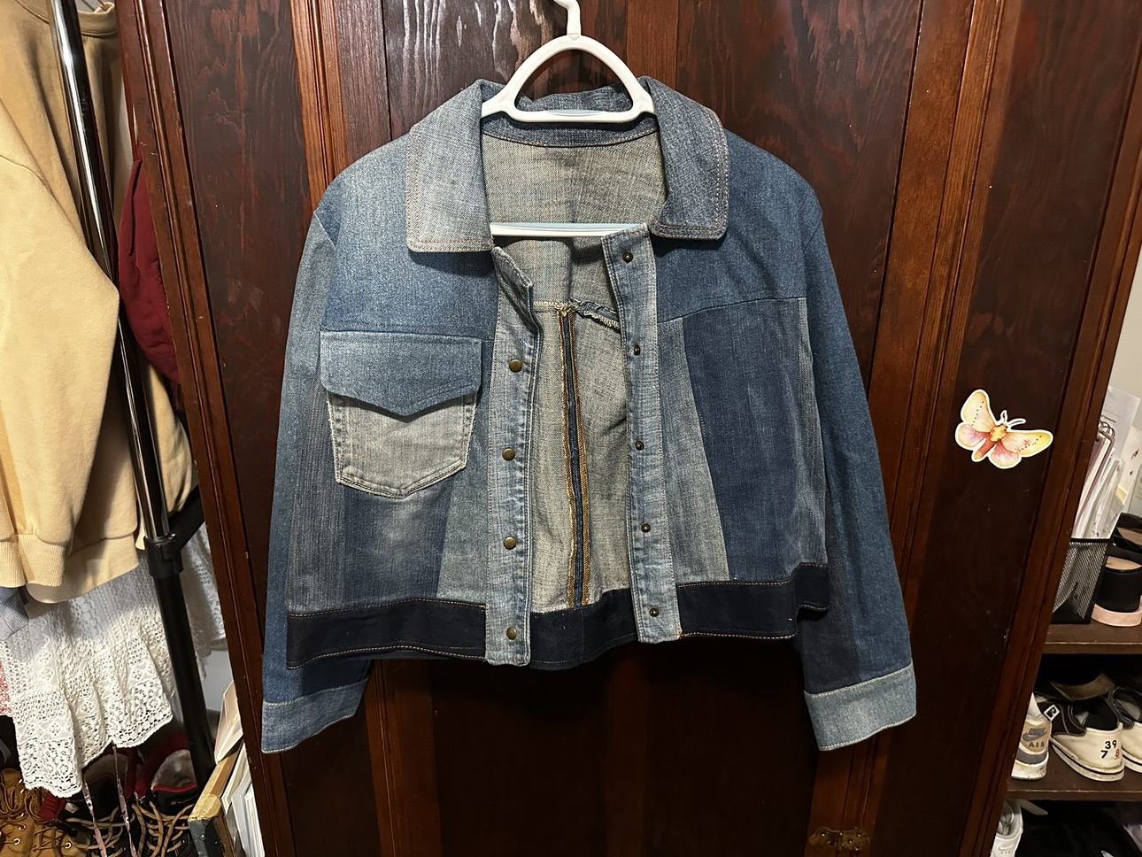 Cropped denim jacket
