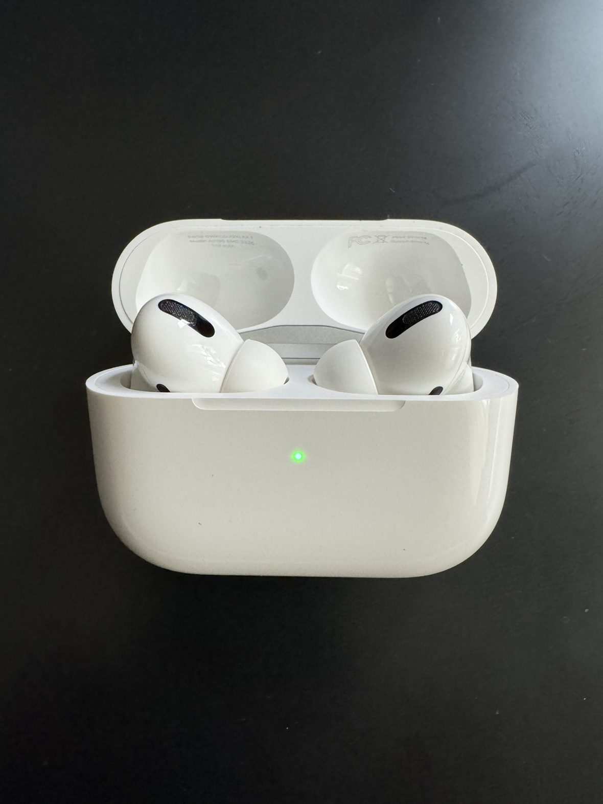 Airpods Pro 1st gen - photo 2
