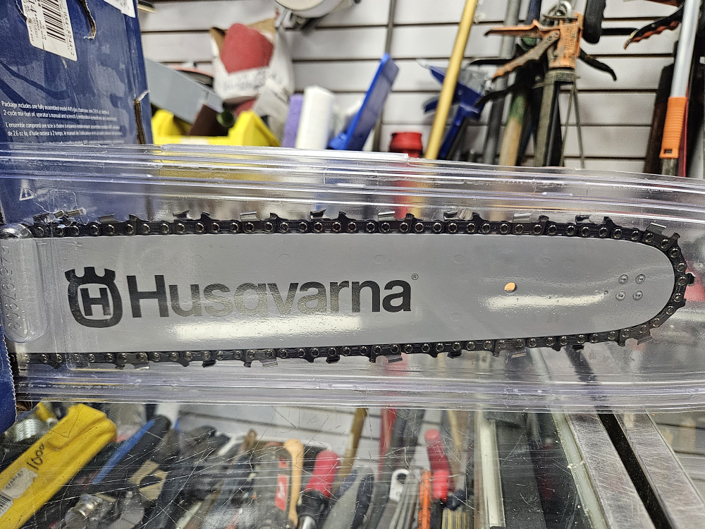 Husqvarna Chainsaw (18" Bar) - photo 2
