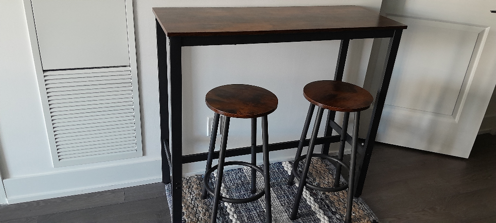 Antique style breakfast bar with 2 matching stools - photo 4