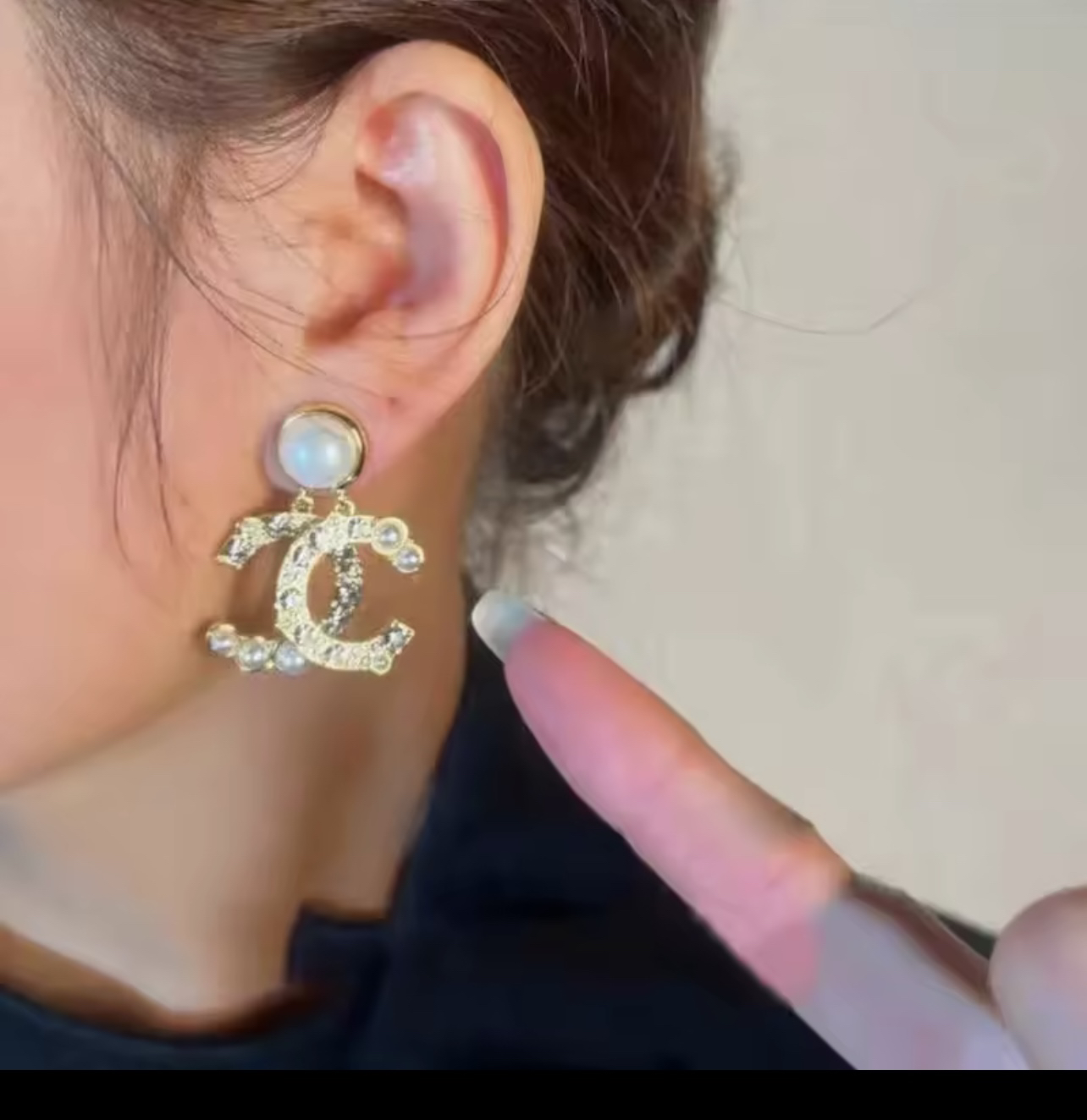 CC fashion earrings thumbnail