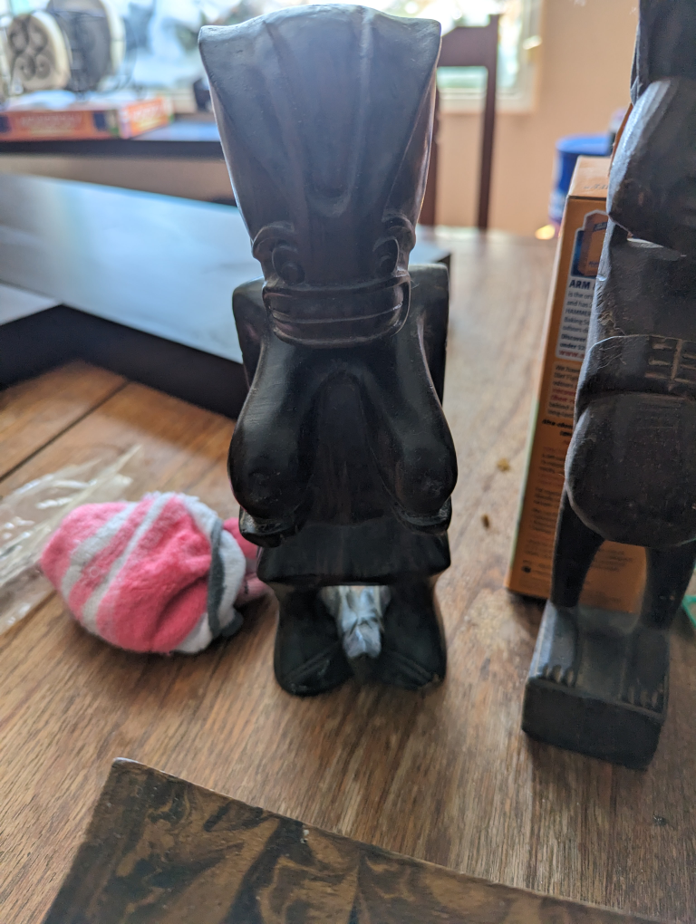 wood carved statues with elephant tray - photo 3