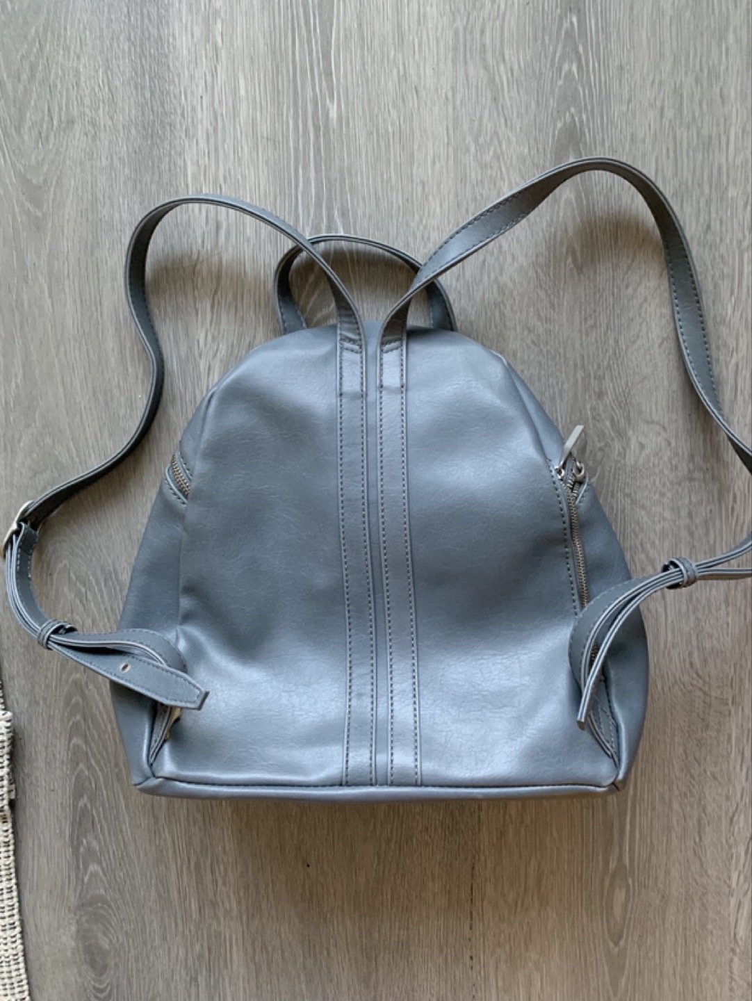 Matt and Nat Vegan Leather Backpack image indicator(3)