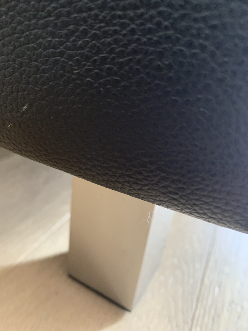 Black leather sofa EQ3 image indicator(2)