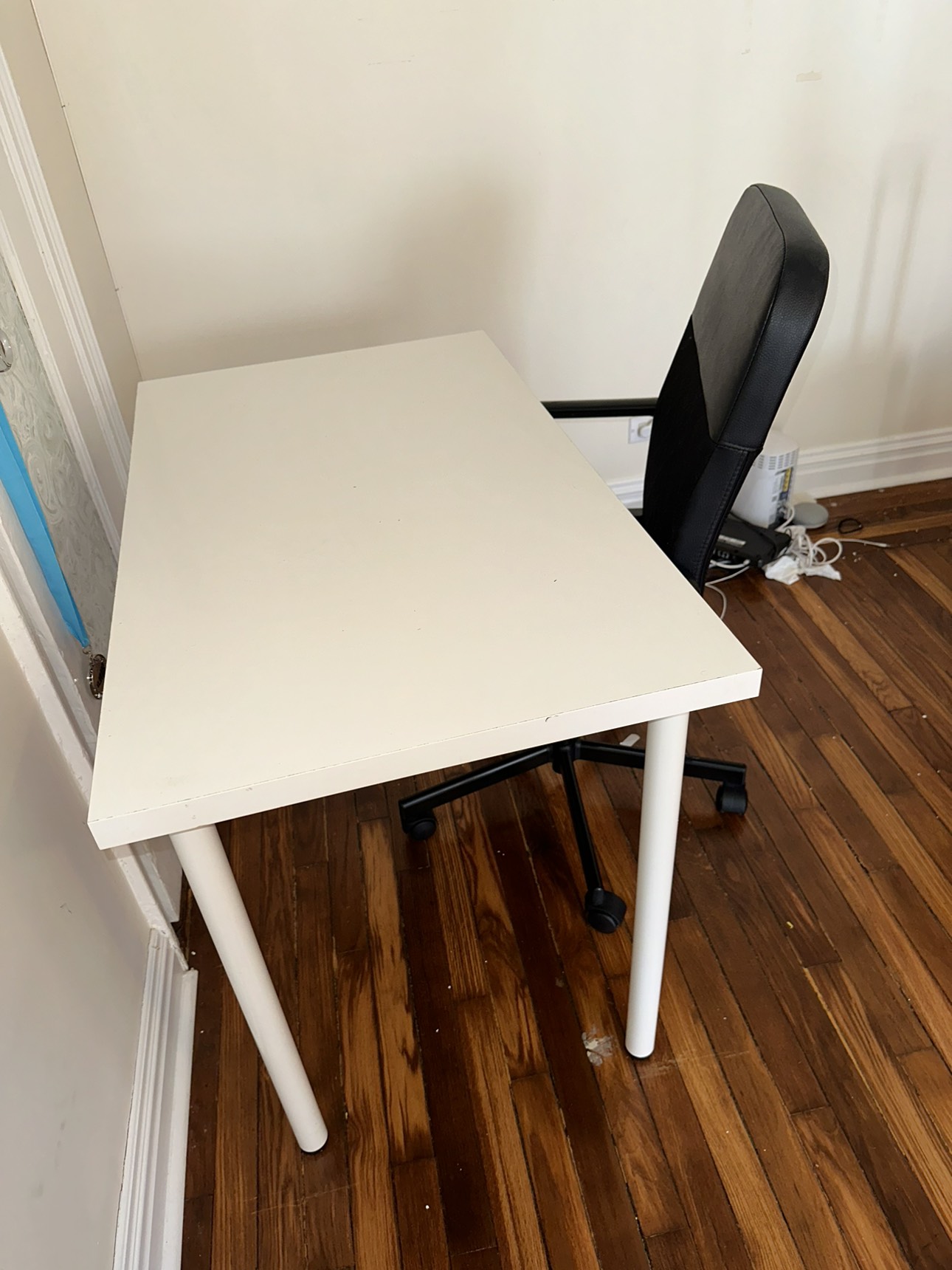 MUST GO BY MONDAY NOON - desk & chair image indicator(3)