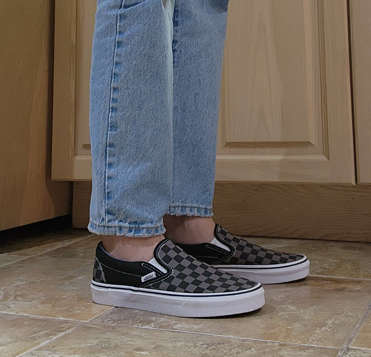Van's Unisex Checkered Slip-Ons image indicator(3)