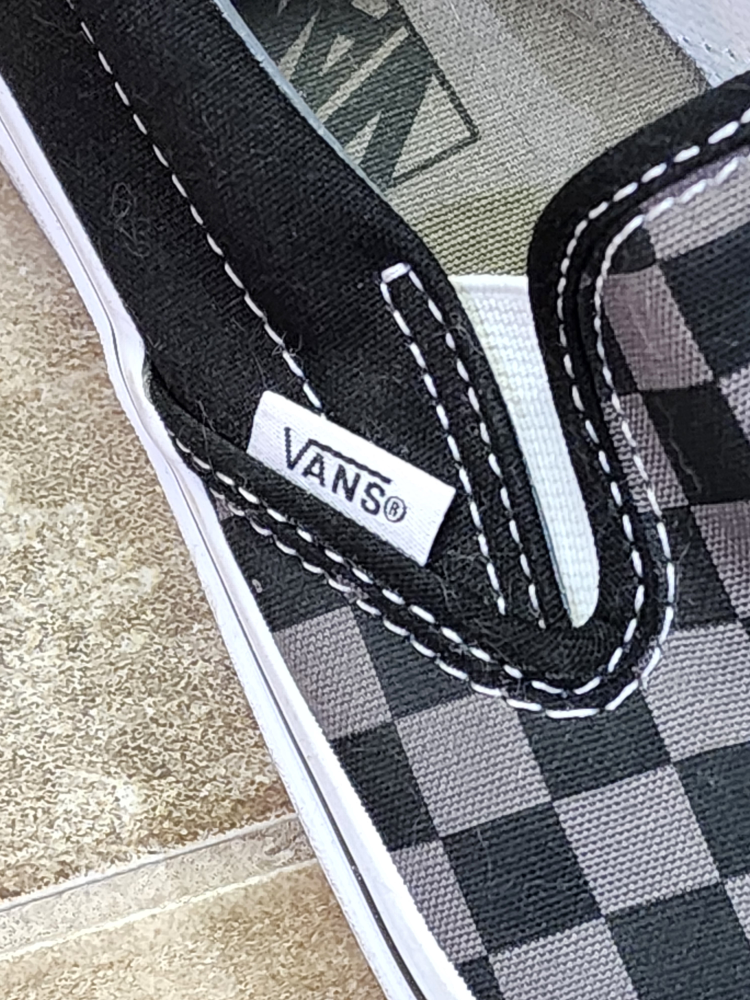 Van's Unisex Checkered Slip-Ons image indicator(5)