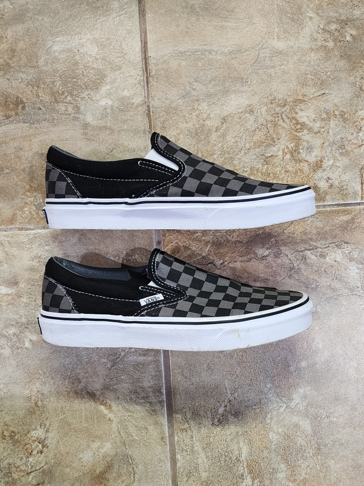 Van's Unisex Checkered Slip-Ons image indicator(6)