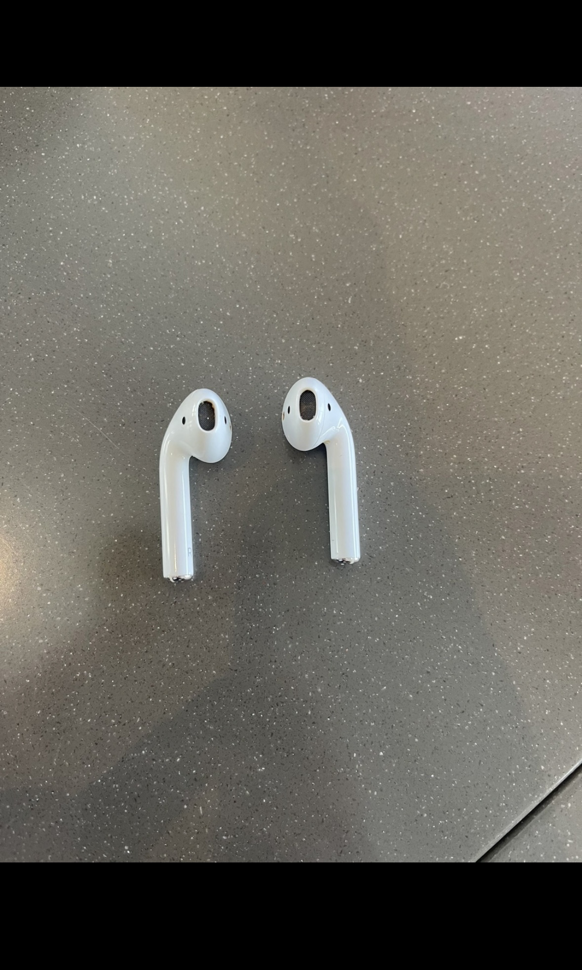 Apple AirPods 2nd generation - photo 3
