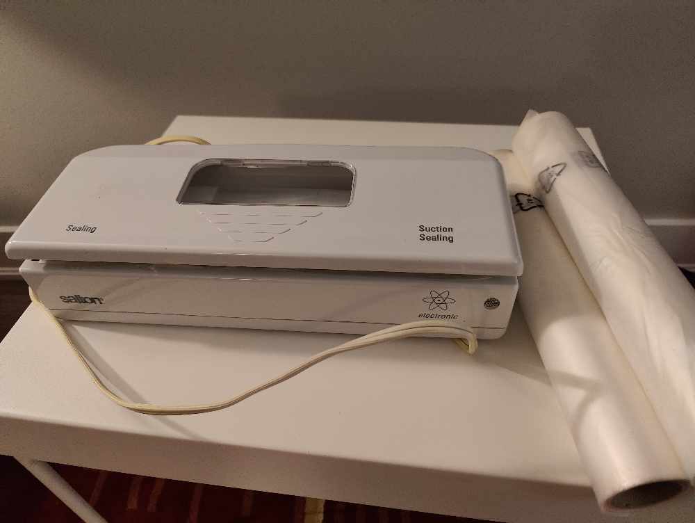 vacuum food sealer