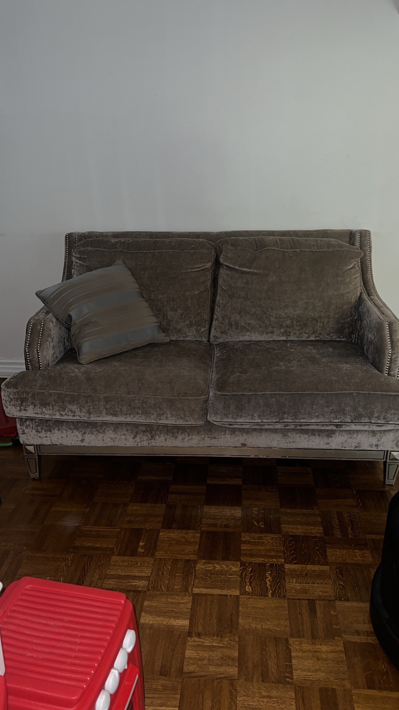 love seat - photo 2