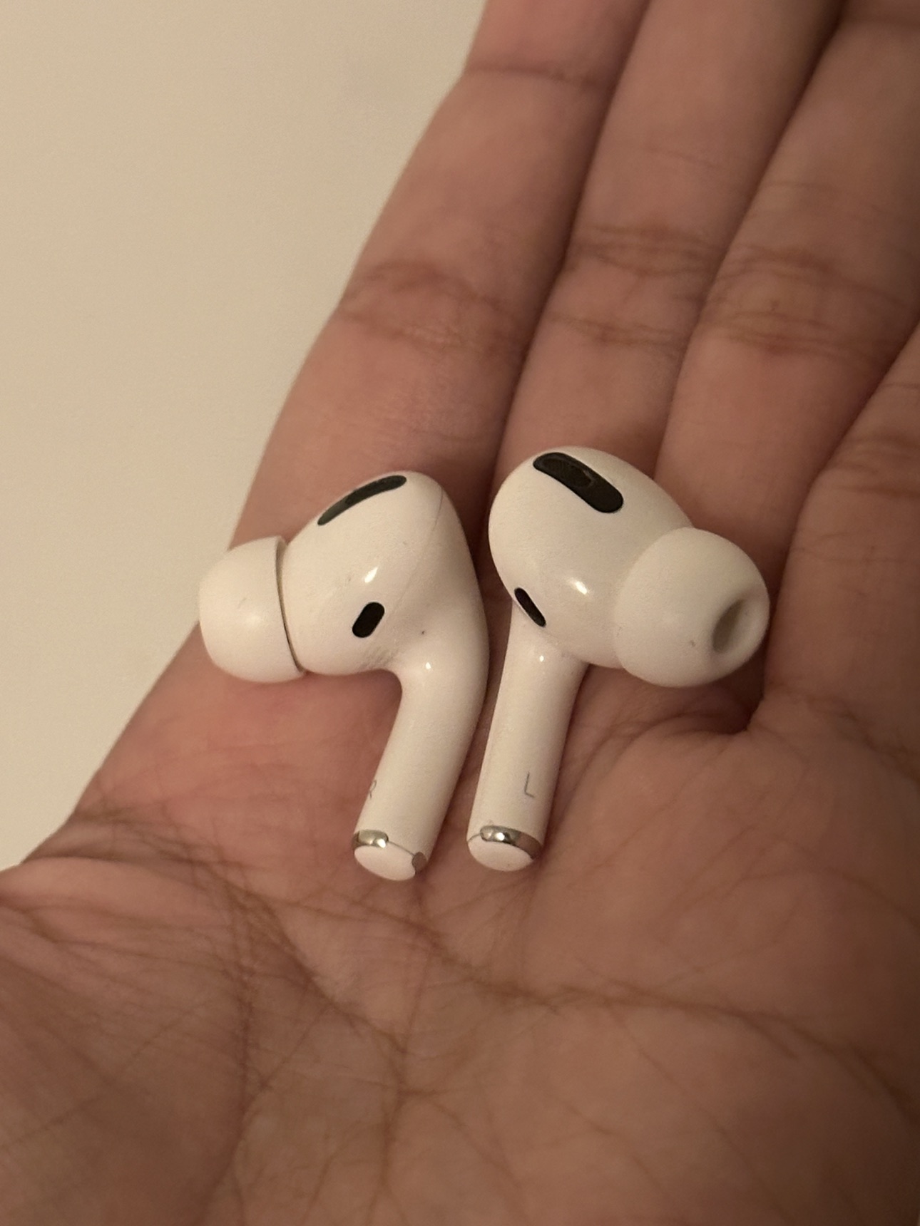 Airpod pro unit left and right - photo 3