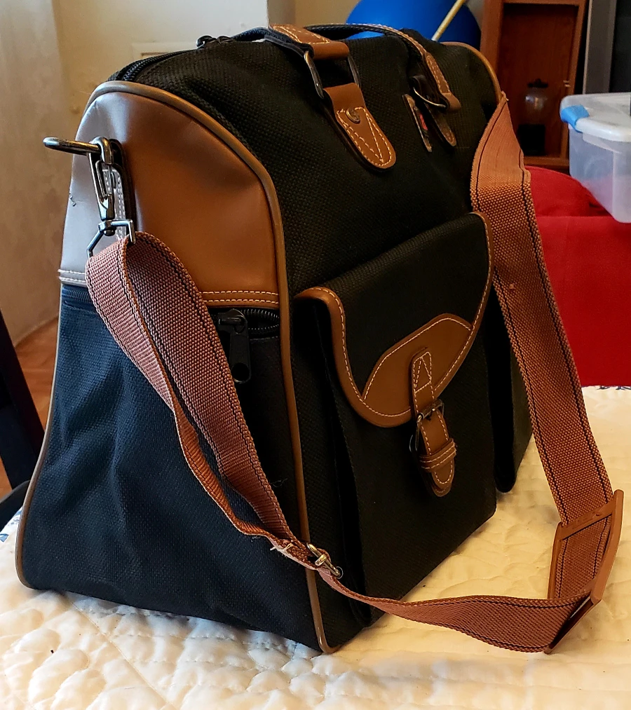 Vintage duffel bag/carry-on bag image indicator(4)