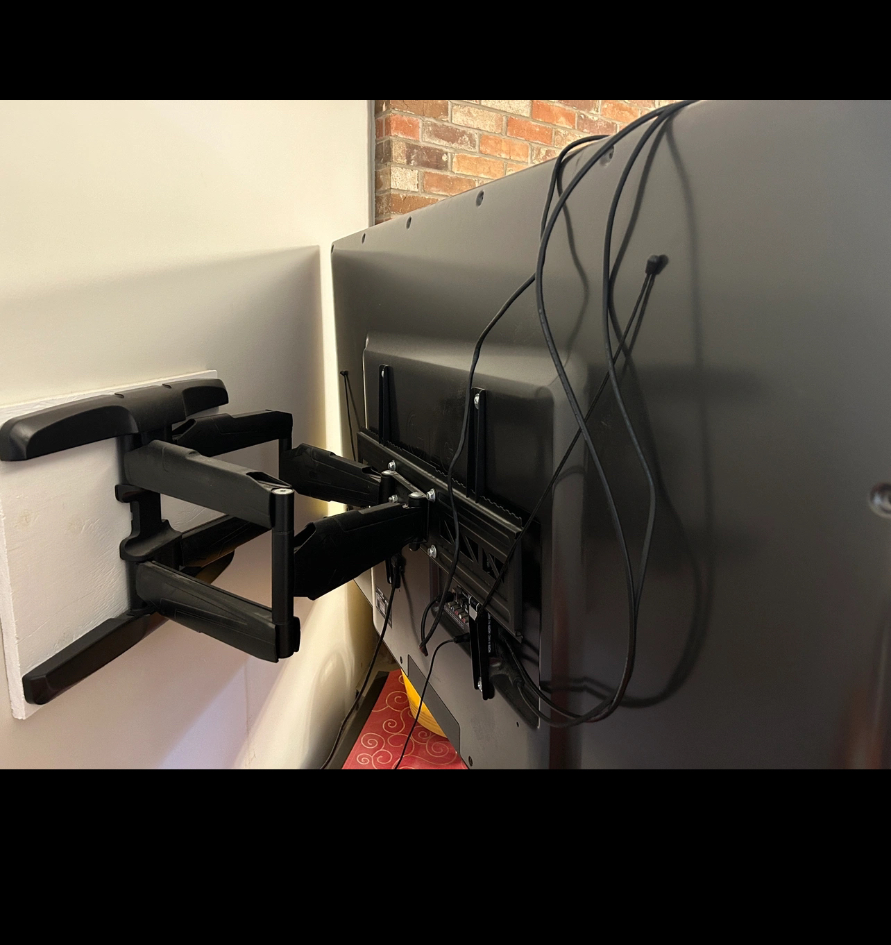 TV , 65” , LG, Good condition  Tv (65”) + & wall holder - photo 4
