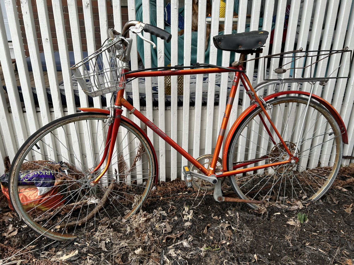 Vintage Raleigh fixer upper bike