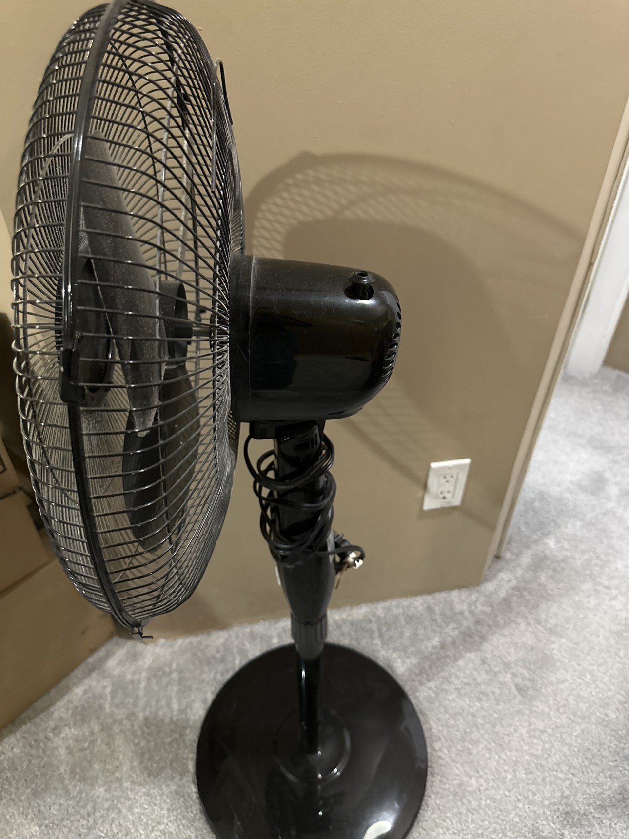 Adjustable pedestal fan - photo 3