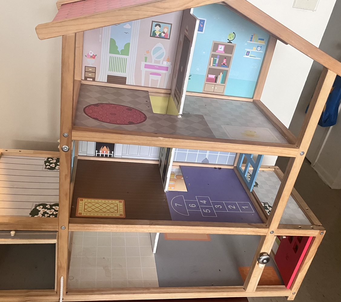 Kids play house