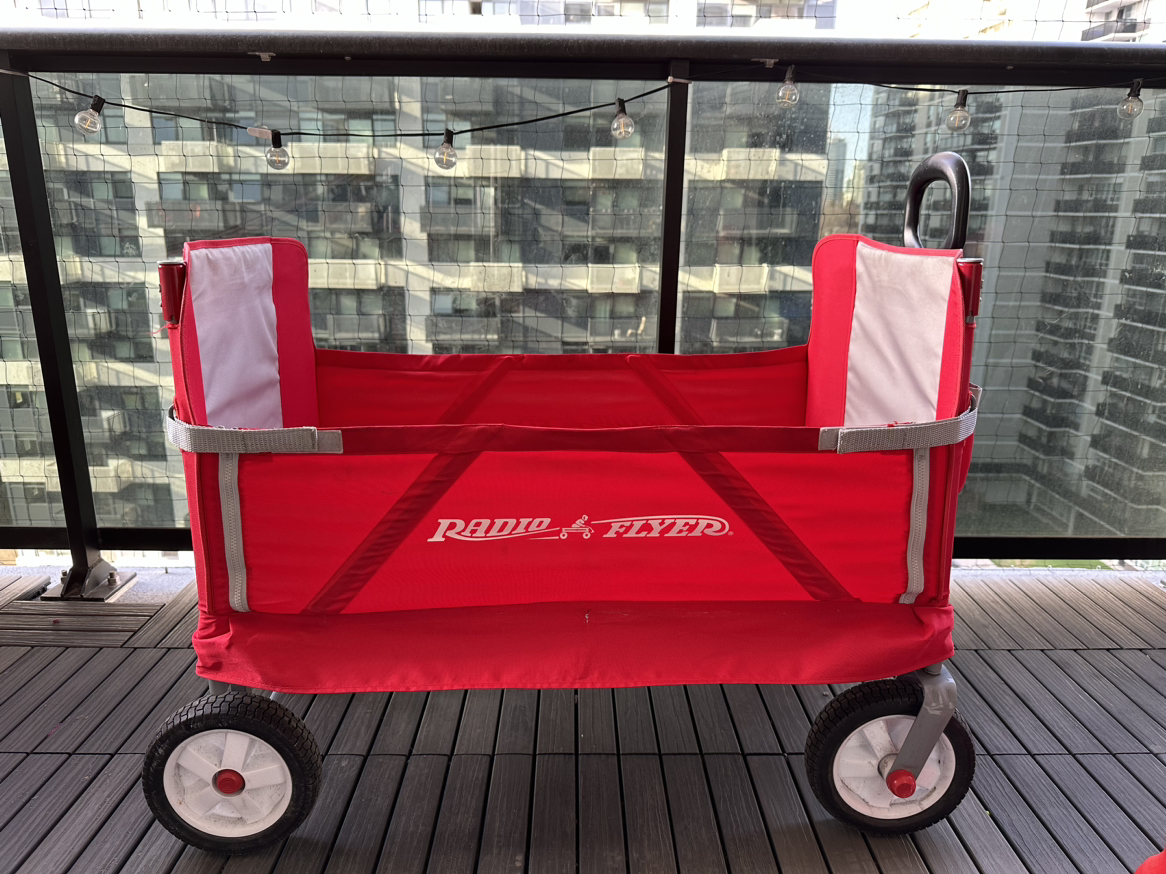 Radio Flyer 3 in 1 - foldable wagon with Canopy thumbnail