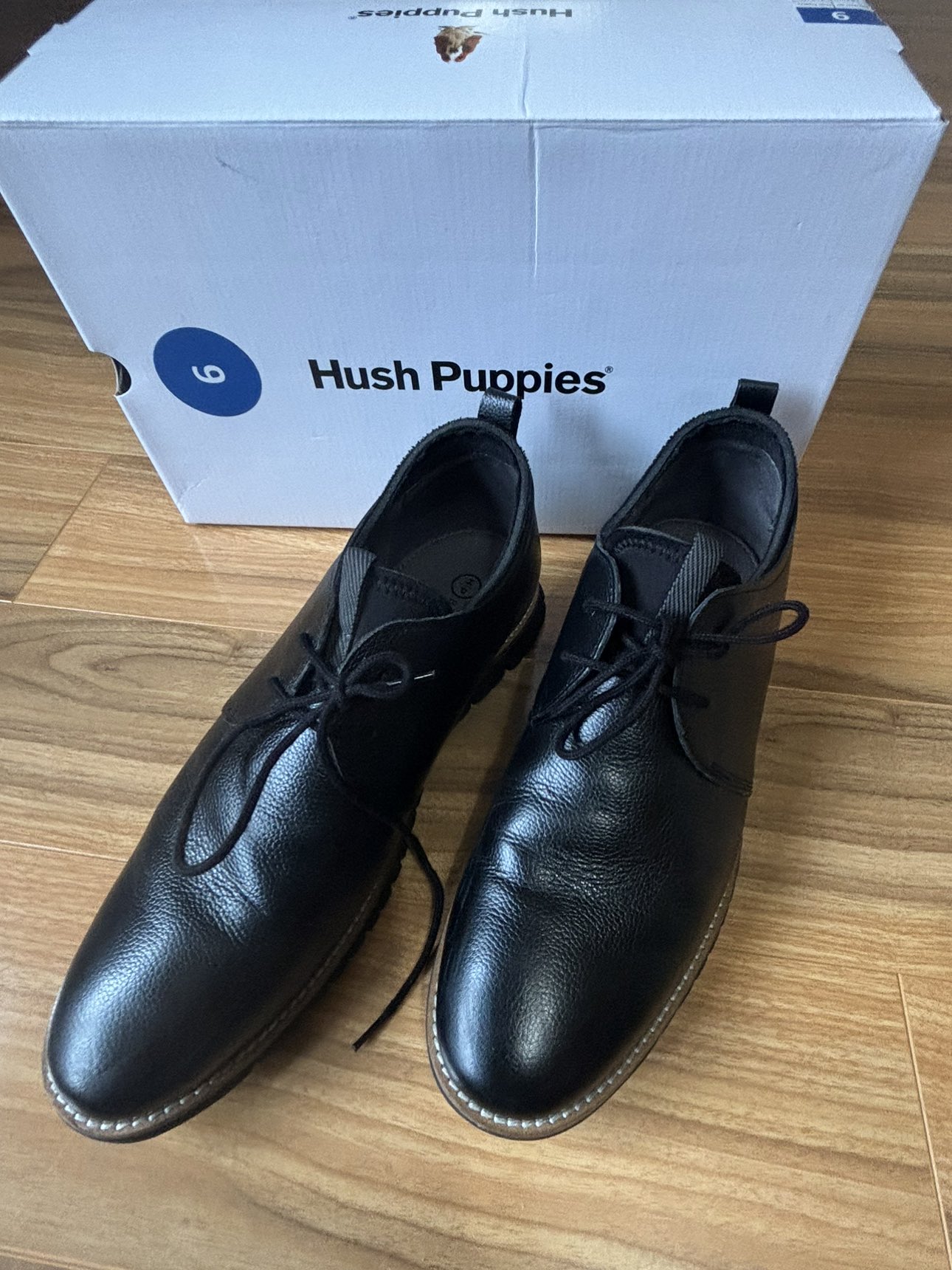 Hush puppies men size 9