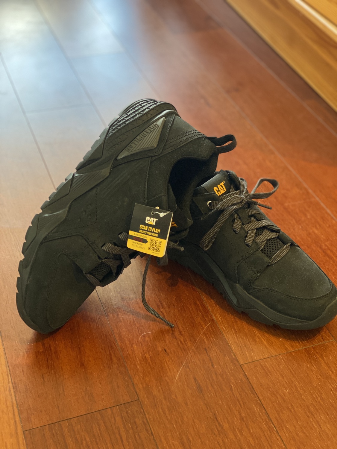 Brand-new Caterpillars- Size 9 (42-43) Men image indicator(3)