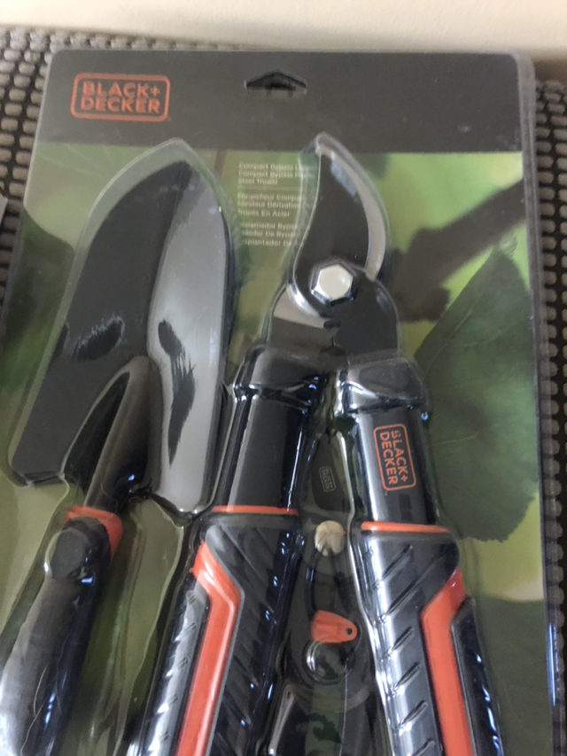 professional black and decker 5 piece gardening set
