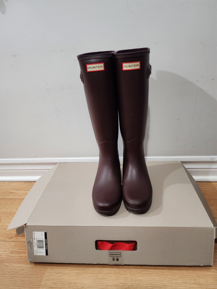 Tall hunter rainboots with box size6 thumbnail