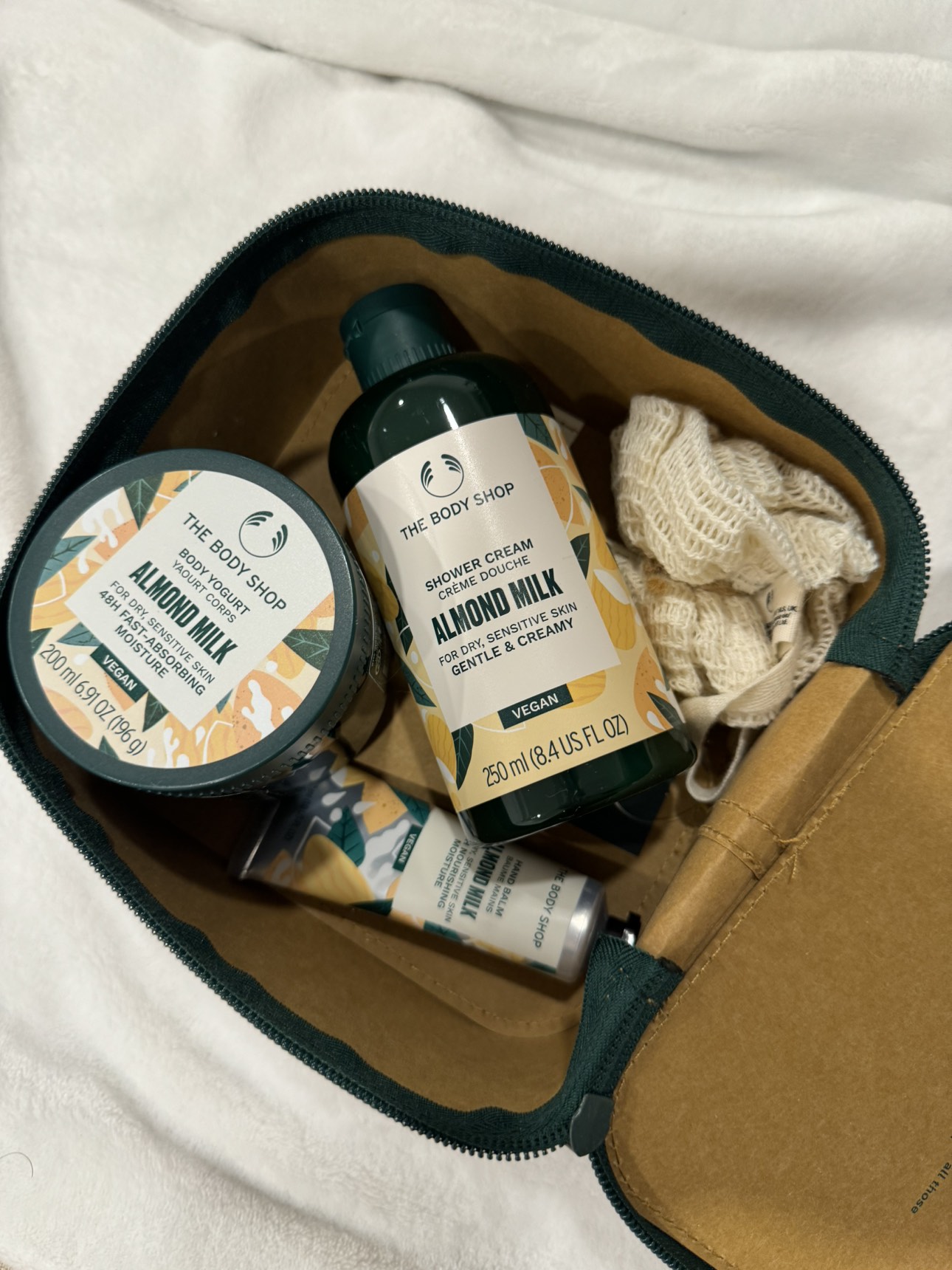 Body Shop Almond Milk Set