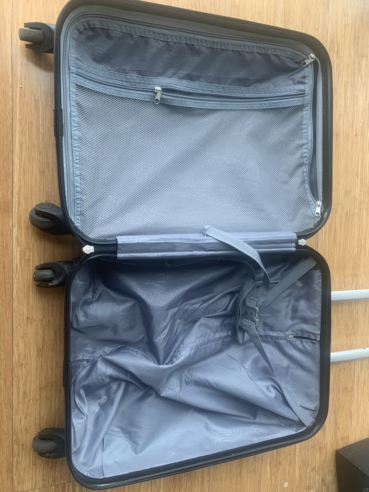 Suitcase Canada theme image indicator(5)