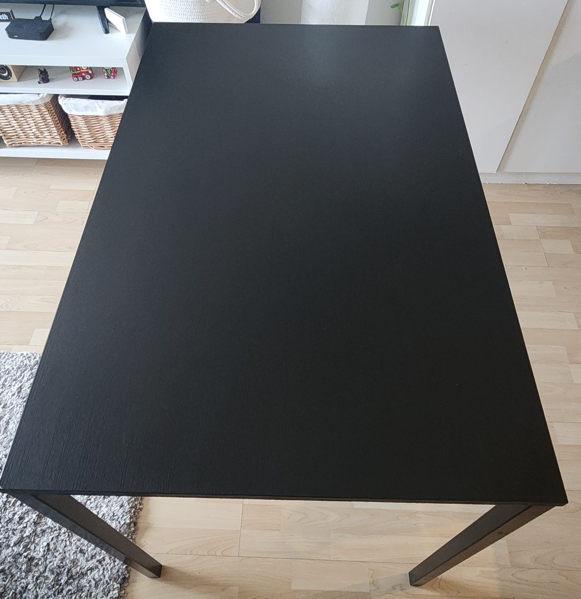 Table only - photo 2