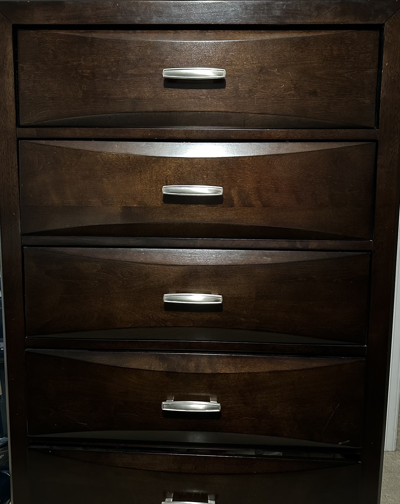 Dresser cabinet