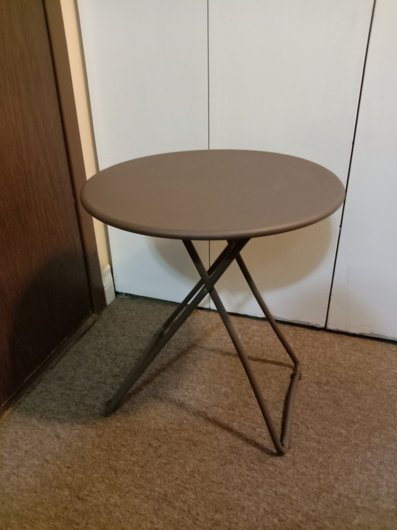 Folding side table