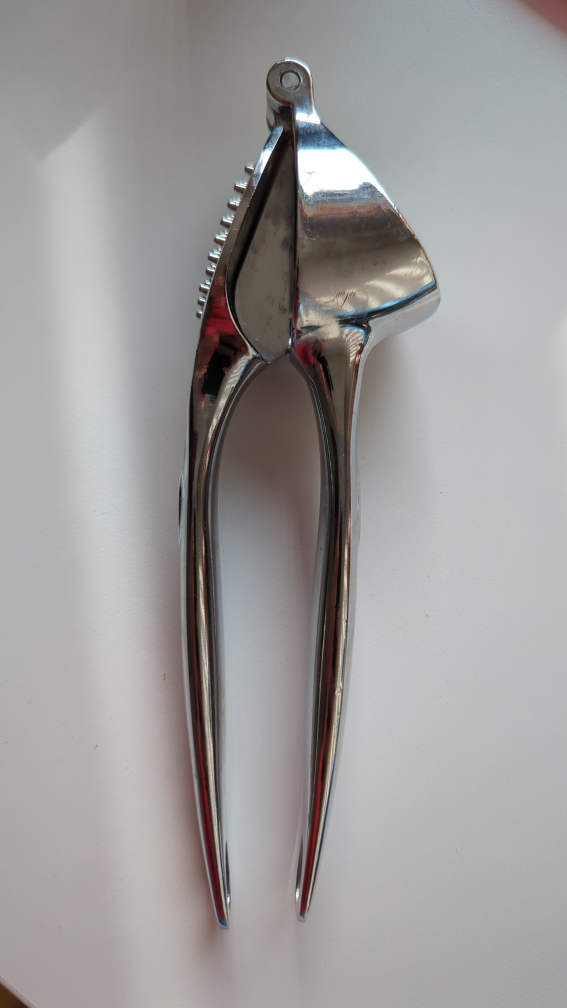 Brand New Garlic Press Mincer/Crusher from foxhome thumbnail