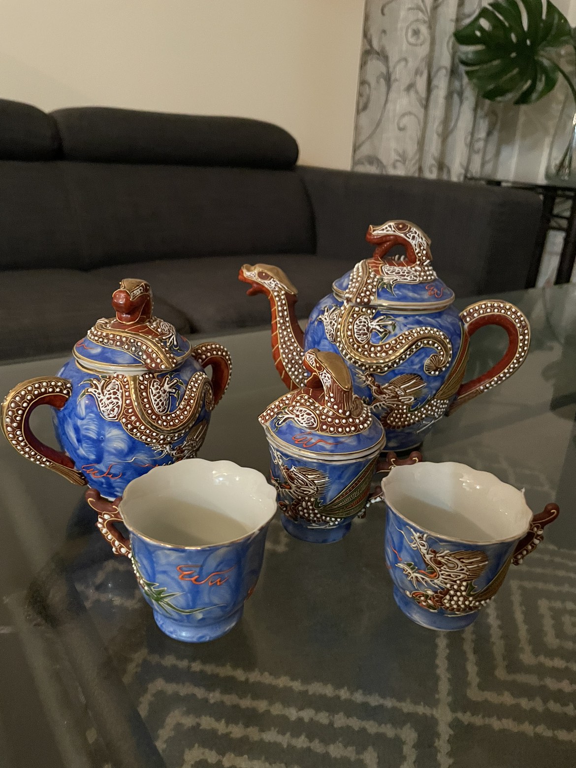 Dragon tea set thumbnail