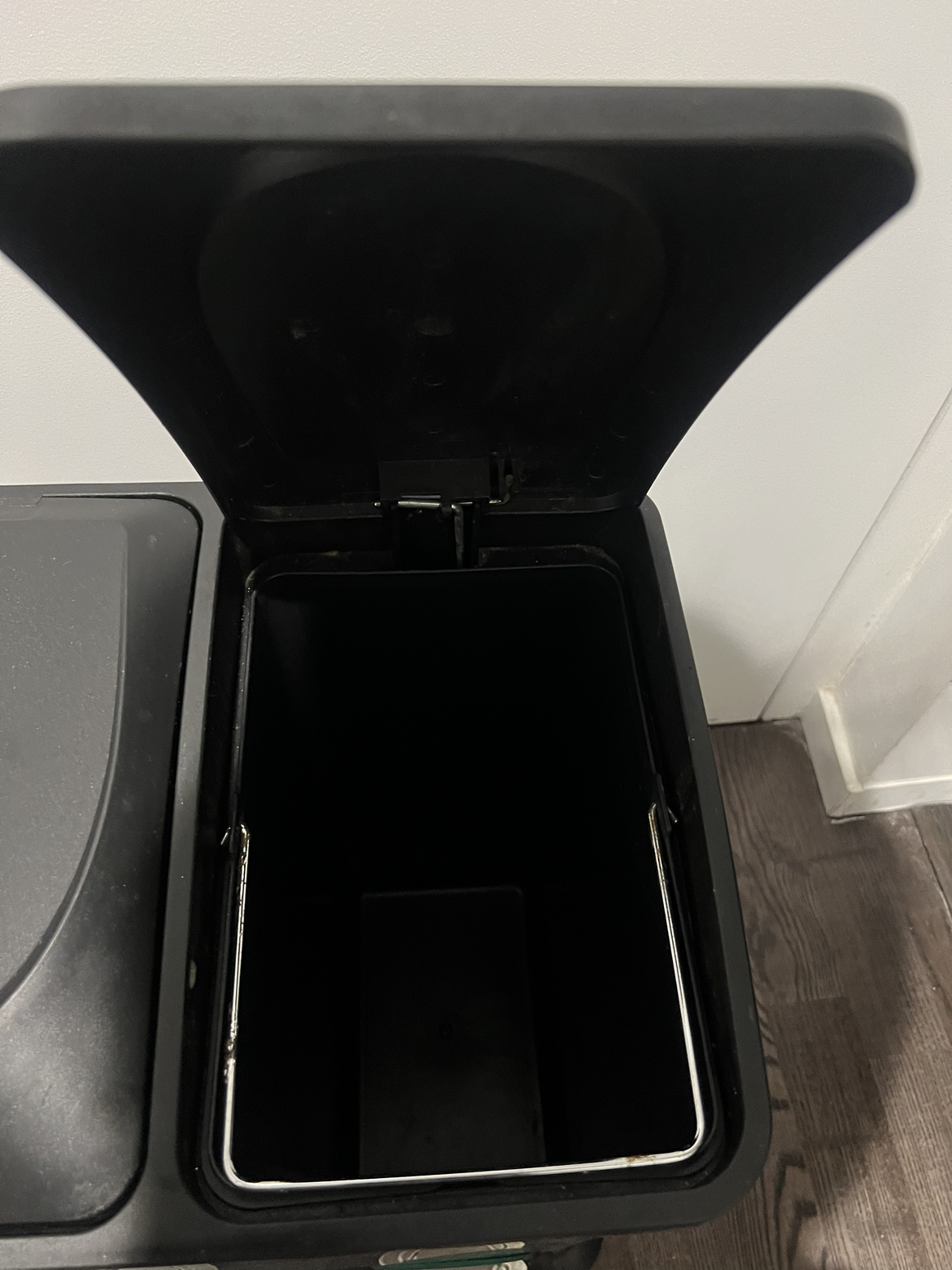 Danny Seo Dual Compartment Garbage Recycling Bin image indicator(2)