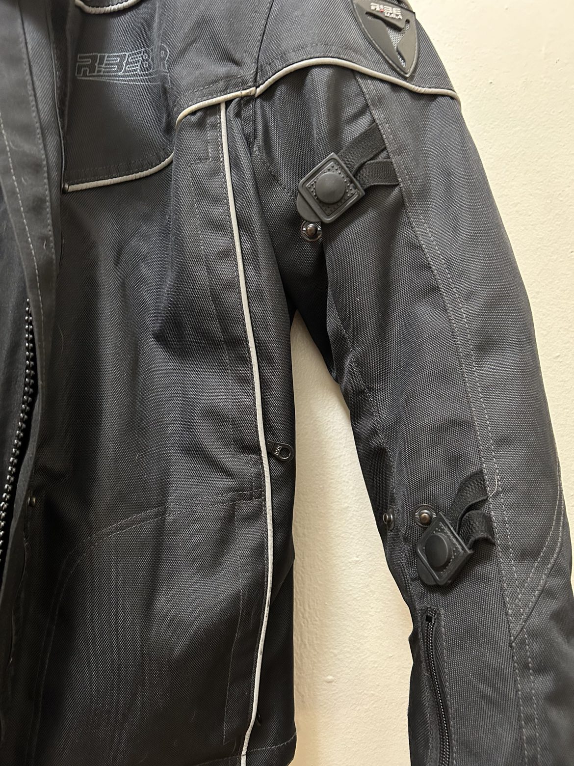 Ladies motorcycle jacket image indicator(5)