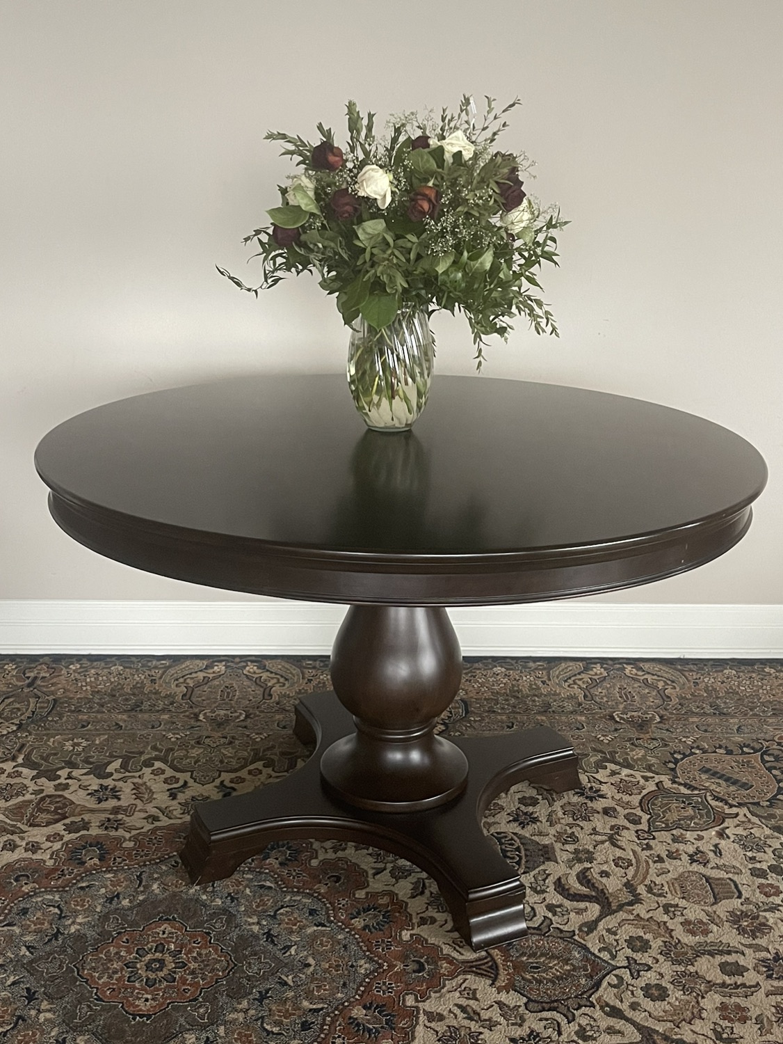SOLID WOOD ROUND TABLE 48” - photo 4