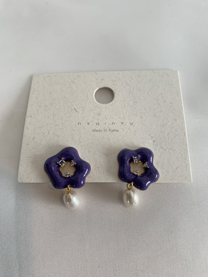 🪻Pearl drop Earrings 💜 image indicator(2)