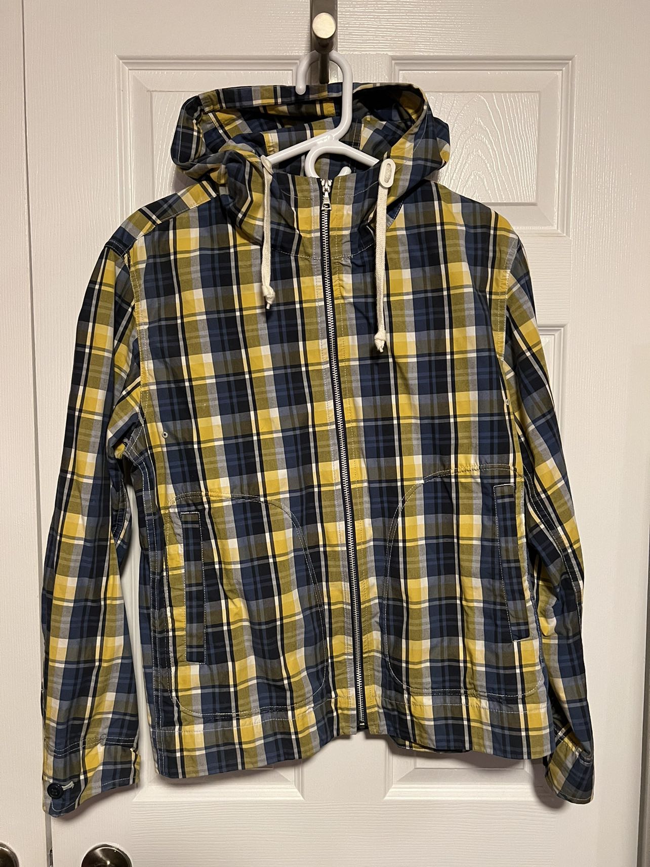 Uniqlo Unisex Light Rain Jacket (M)(EUC) image indicator(3)