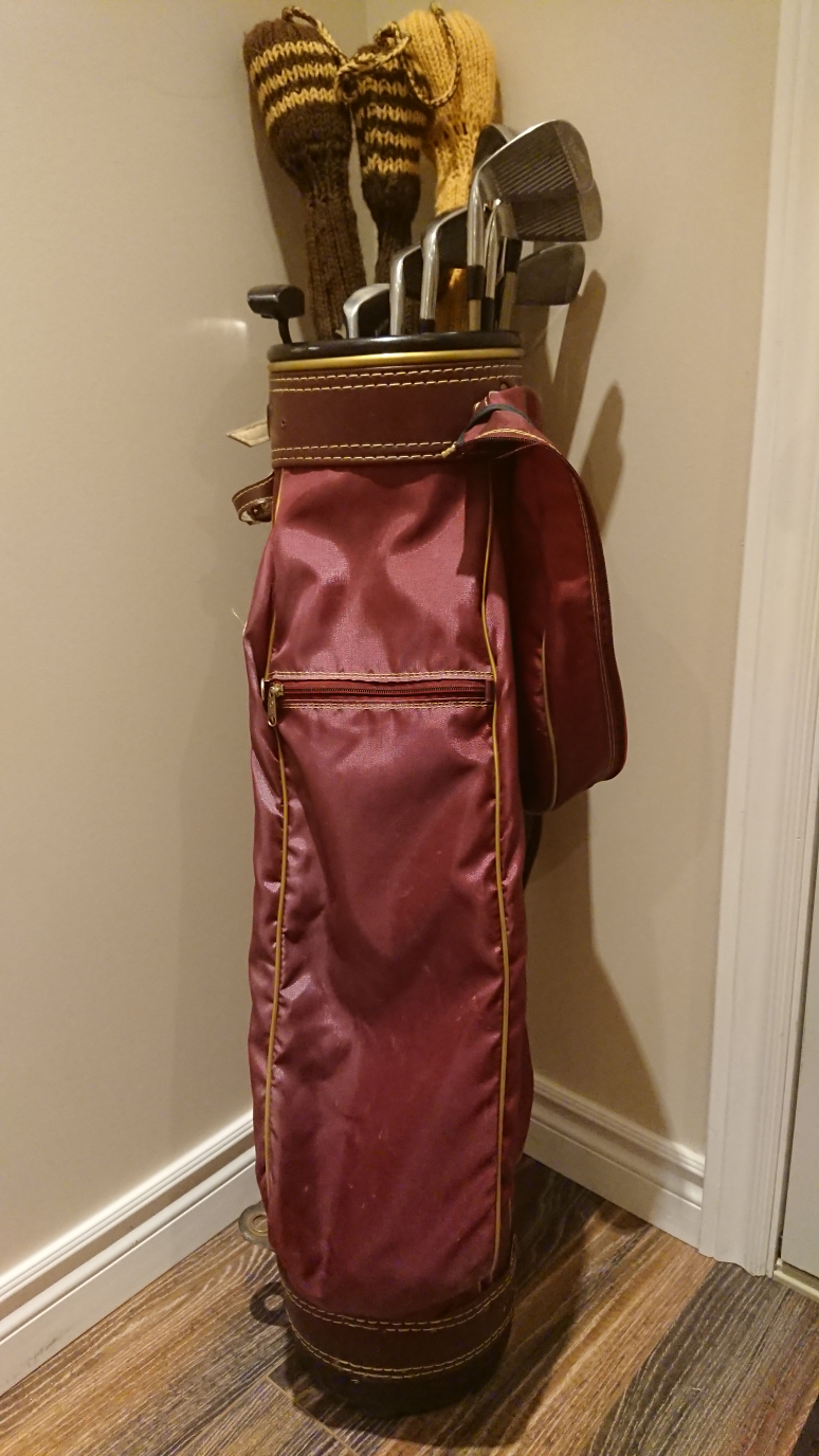 Merit right-handed golf set with bag and handcart